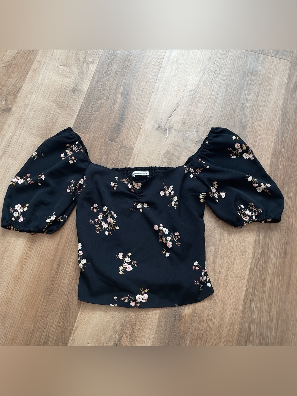 Abercrombie floral puff sleeve top